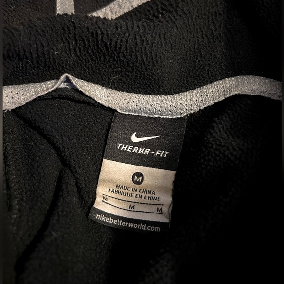 Men’s Medium Nike Therma-Fit zip-up Sweater. - Picture 3 of 3